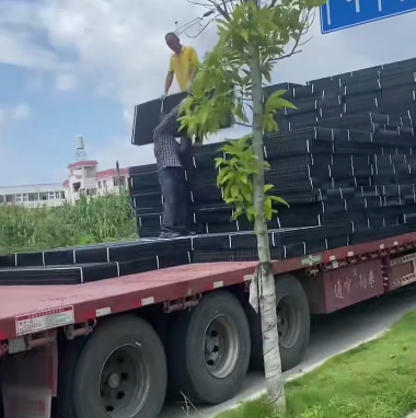 塑料湿帘装柜发货